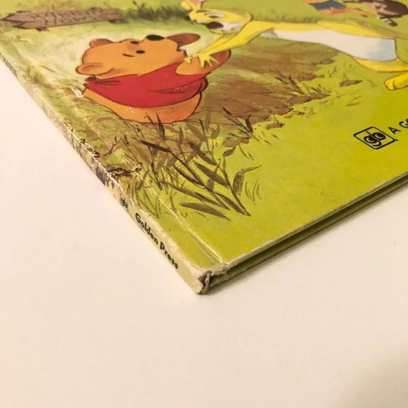 Vintage 1976 Walt Disneys Winnie The Pooh A Tight Squeeze  Golden Book - Picture 3 of 14